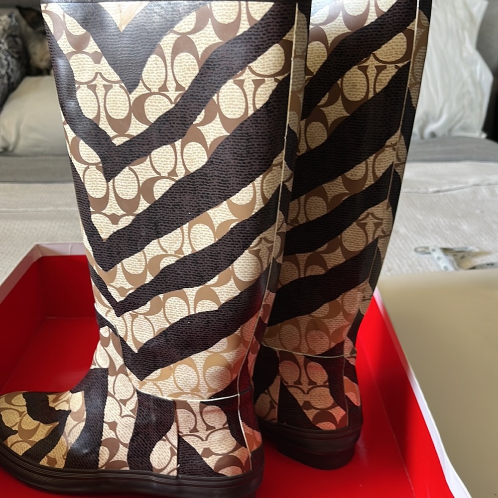 Coach Rain Boots. Size 5. - Picture 5 of 7